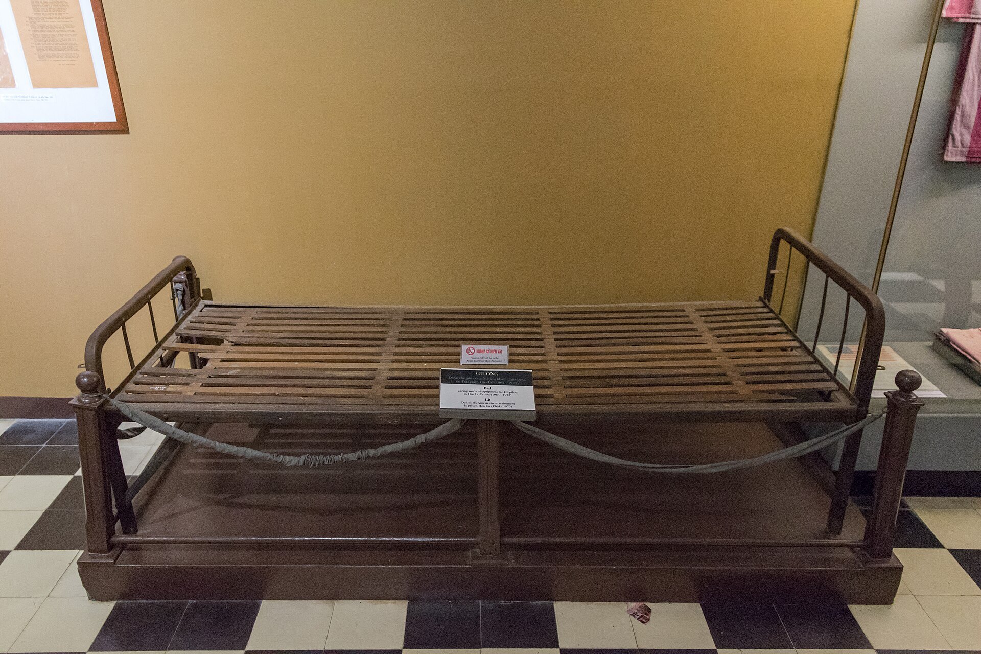 A shackle bed in one of the prison cells
