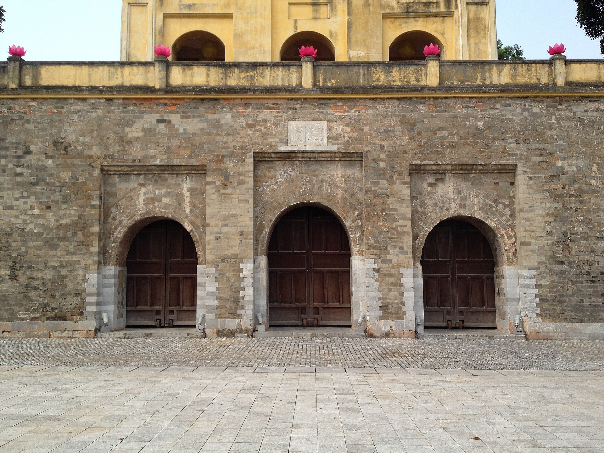 Doan Mon, the main gate of the Thang Long citadel, with its arched openings